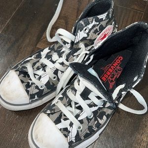 Shark converse youth size 1